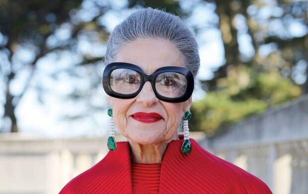 Почему слово "сиделка" - женского рода?