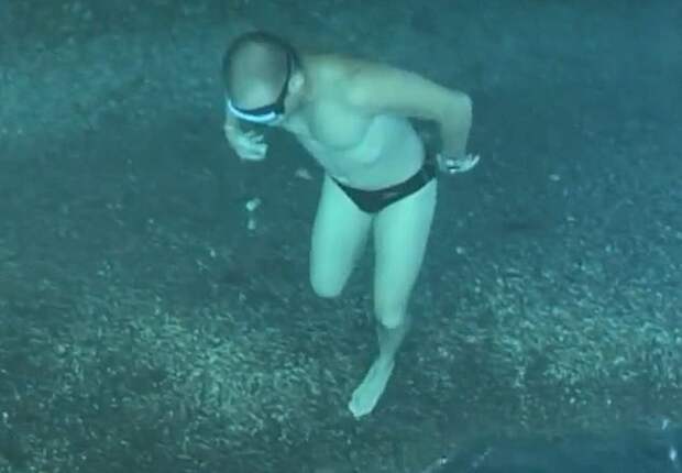 Головокружительный способ съемки под водой Головокружительный способ съемки под водой