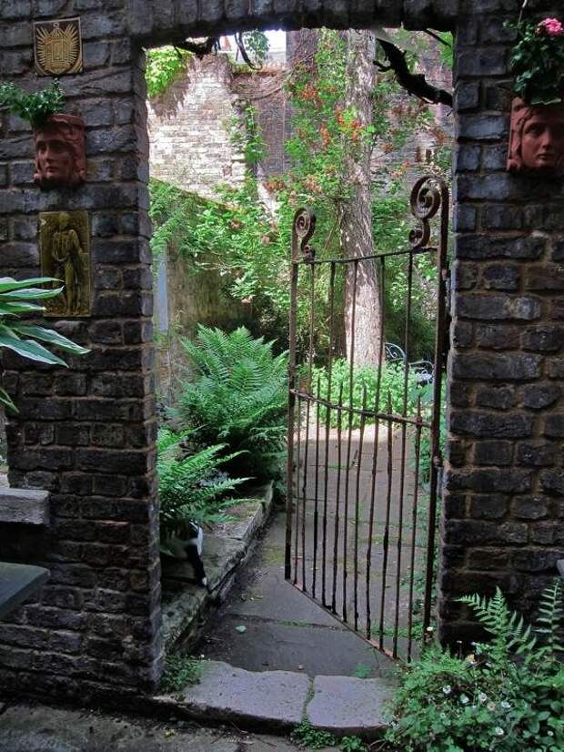 Spitalfields Gardens ~ Style Estate - 15 Gorgeous Garden Gates