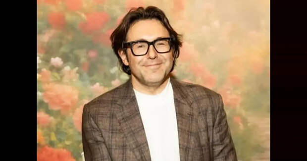 Андрей Малахов и Андрей Колёсников с женой в зале, дети Натальи Бардо, Александры Ребенок и Ирины Зарьковой — на подиуме: в ГУМе прошёл показ BoscoBambino