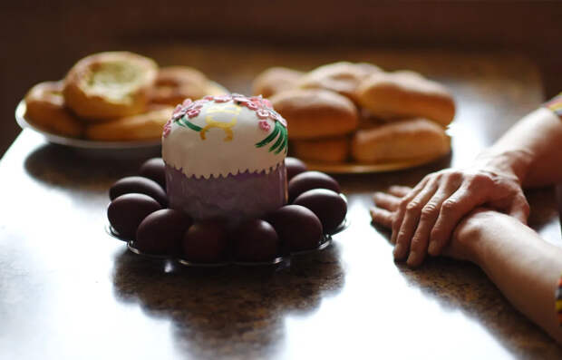 «Очаровательный красный»: врач рассказала, чем нельзя красить яйца на Пасху