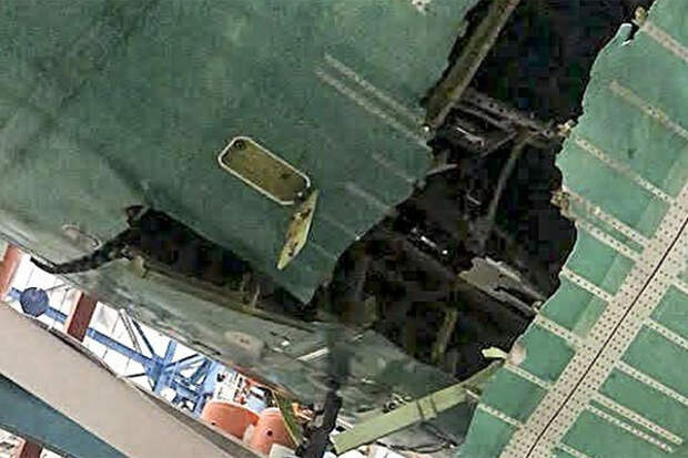 Новейший Boeing 777X на испытаниях лопнул “по швам”