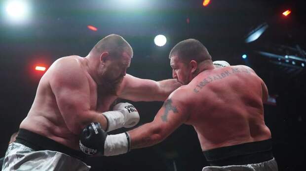 Боксер Бивол пожелал удачи Егорову в поединке против Глэнтона