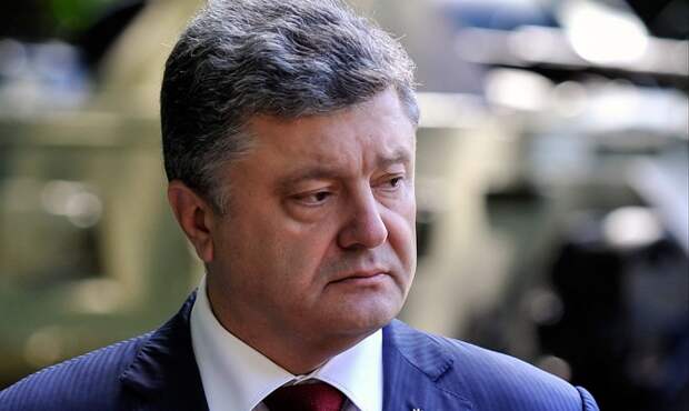 Порошенко обещает новобранцам новую форму и надежную броню Порошенко обещает новобранцам новую форму и надежную броню