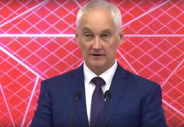 Министр обороны РФ в поздравительных телеграммах поблагодарил части, участвующие в СВО, за мужество и героизм бойцов