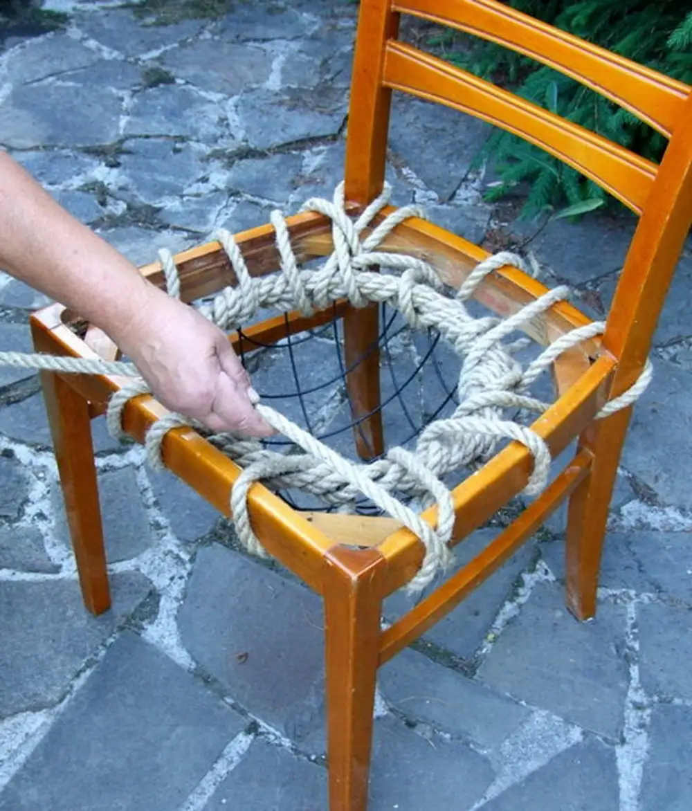 стул из подручных материалов своими руками