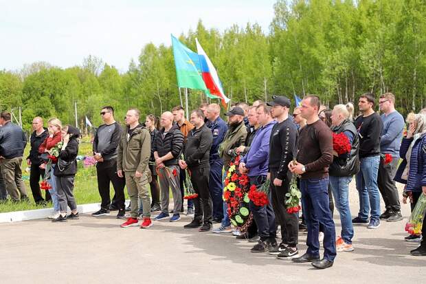 В Туле попрощались с военнослужащим, погибшим во время спецоперации на Украине