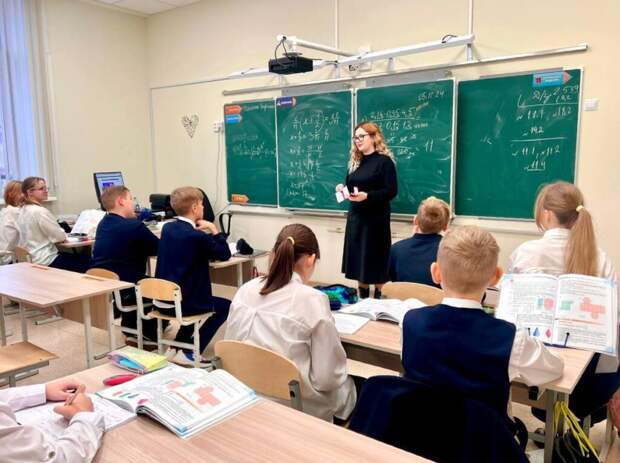 Губернатор Василий Анохин объяснил введение на Смоленщине новых субсидий для будущих педагогов