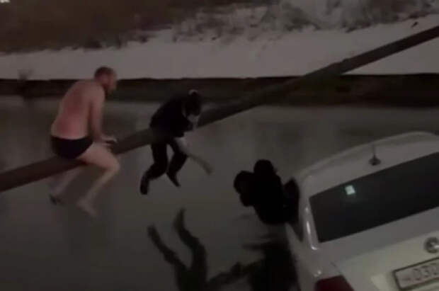 В Дагестане наградят мужчин, спасших женщину и ребенка из тонущего такси