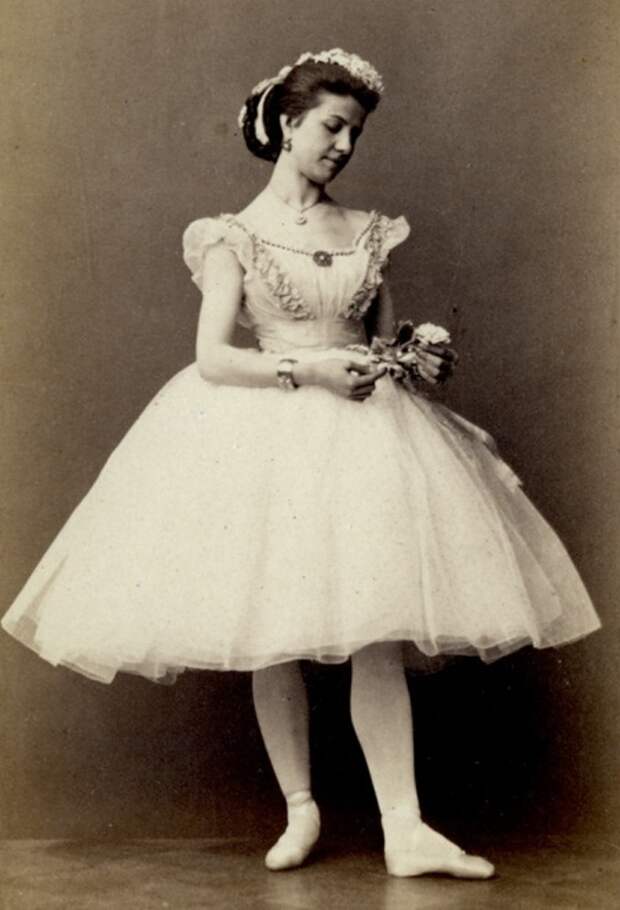 известная российская балерина Матильда Николаевна Мадаева. фото