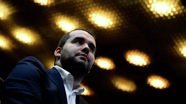 Непомнящий и Карлсен сыграли вничью в первой партии матча за звание чемпиона мира