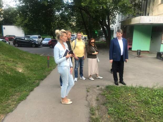 Глава управы совершит обход дворов на Костромской Фото предоставлено управой
