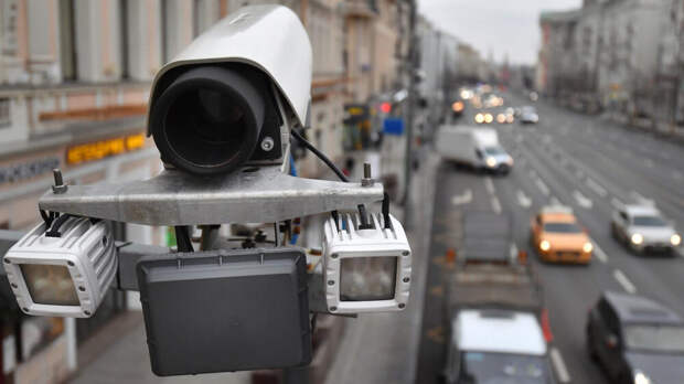 Юрист рассказал, можно ли отменить штраф с камеры без лица на фото