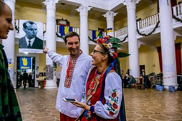 "Девочки, не ссорьтесь!" Что сулит Кремлю начатый Собчак "женский хайп" на выборах