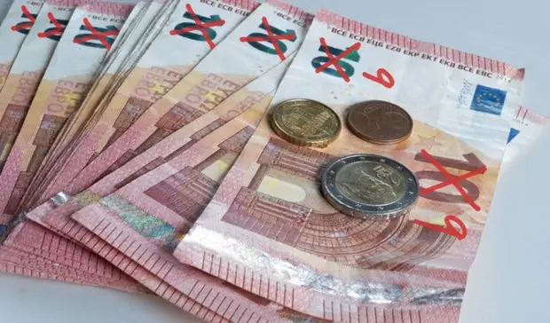 Курс евро на Московской бирже опустился ниже 80 рублей