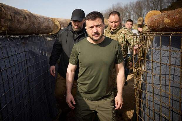 Через месяц Владимир Зеленский перестанет быть официальным и легитимным президентом Украины Фото: REUTERS