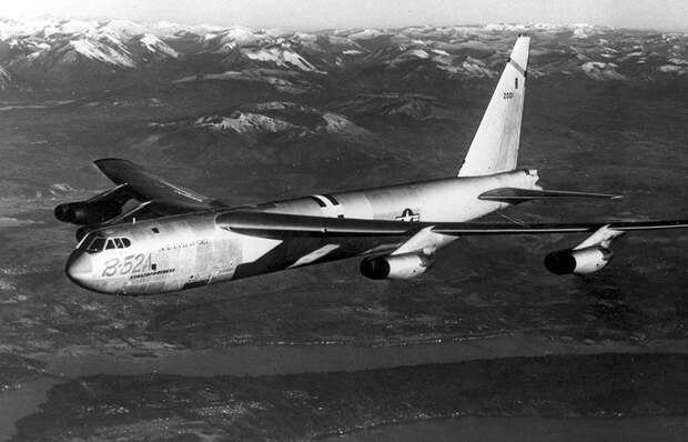 Cтратегический бомбардировщик B-52 Stratofortress