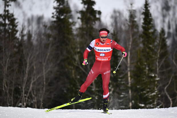 Россиянин Коростелев занял девятое место в гонке на 10 километров на «Тур де Ски»