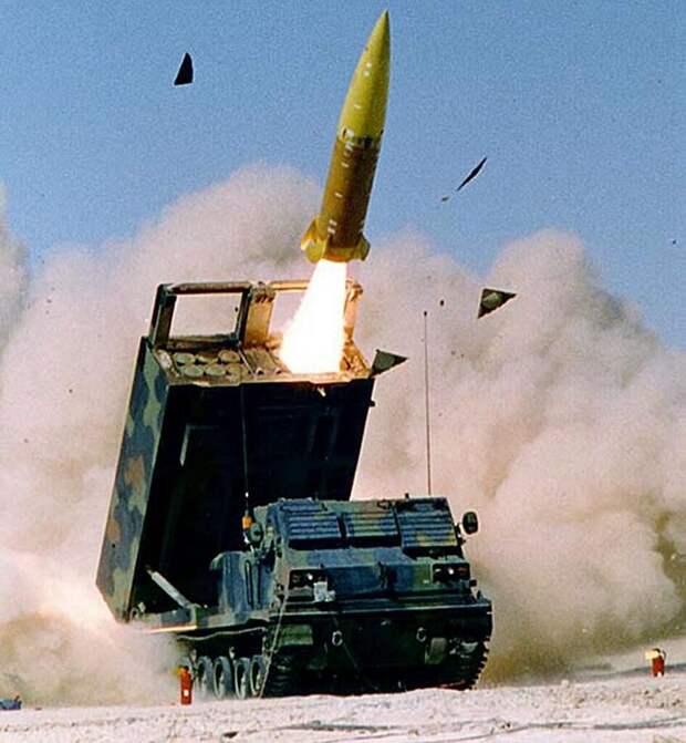 Уничтожение M270 MLRS с ракетой ATACMS