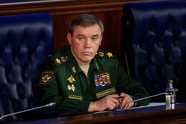 Песков: Начальник Генштаба ВС РФ Герасимов сохранит свой пост