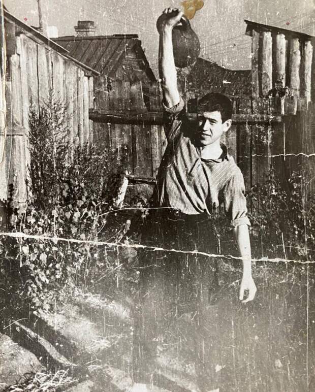 Отец в 16 лет.jpg