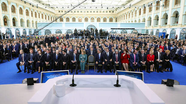 Рейтинги власти серьезно просели: россияне недовольны всей вертикалью