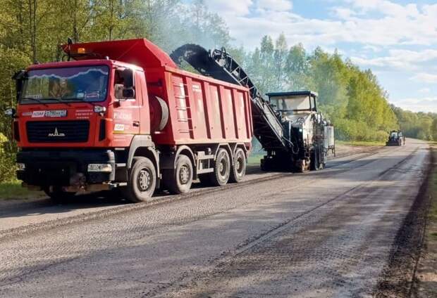 На Смоленщине продолжают ремонтировать региональные дороги