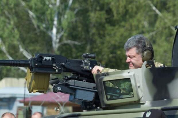 Порошенко уволил со службы бывшего начальника военной разведки Порошенко уволил со службы бывшего начальника военной разведки