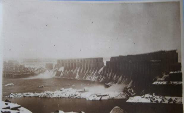 Взорванная Днепровская гидроэлектростанция (Днепрогэс), 1943 год. история, события, фото