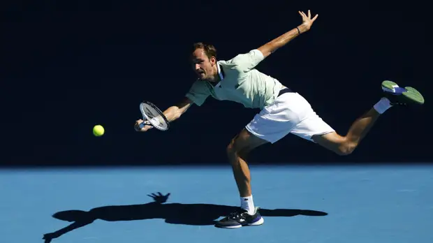 Медведев вышел в четвертьфинал Australian Open-2022
