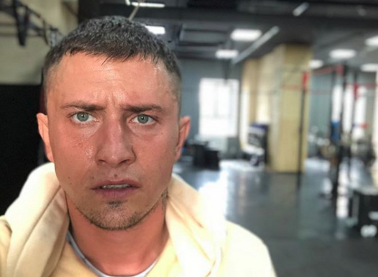 В Сеть просочилась информация, что звезду «Мажора», Павла Прилучного, избили коллекторы