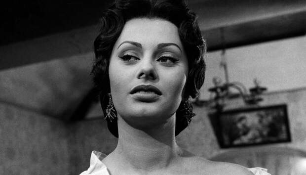 Софи Лорен в фильме "Золото Неаполя" (1954) | Darada