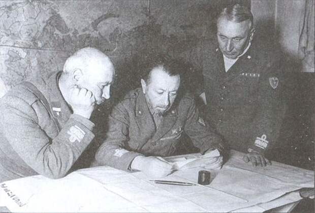 Пленные итальянские генералы февраль 1943 г. Слева направо Пасколини, Баттисти, Риканьо