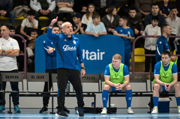 Сургутский «Факел» проиграл в Суперлиге по футзалу после смены главного тренера