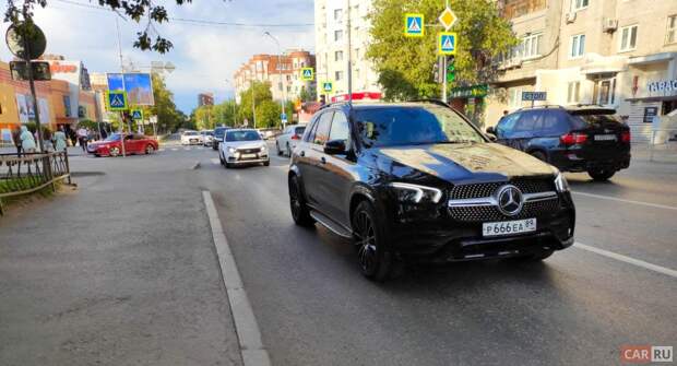 В Оренбурге асфальт снова растаял вместе со снегом