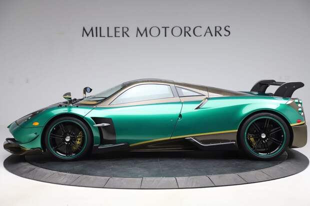 Гиперкар Pagani Huayra BC в необычном цвете