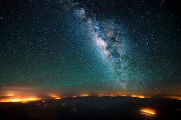 Красивый снимок звездного неба над Синайским полуостровом