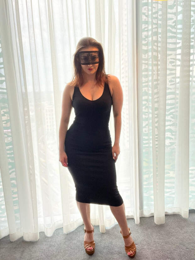 Учительница из Великобритании стала звездой OnlyFans