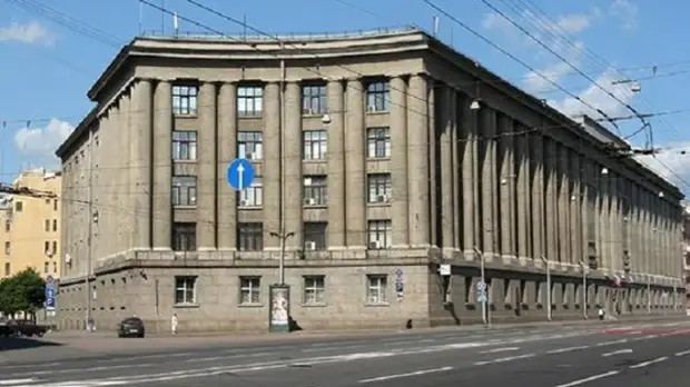 Бывшая Академия лёгкой промышленности в Петербурге признана объектом культурного наследия