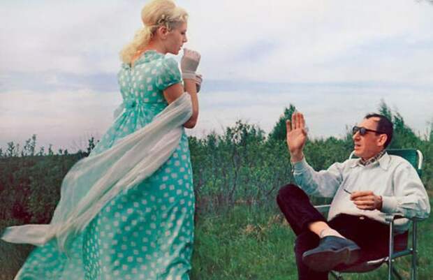 Владимир Басов и Валентина Титова на съемках фильма *Метель*, 1964 | Фото: 7days.ru