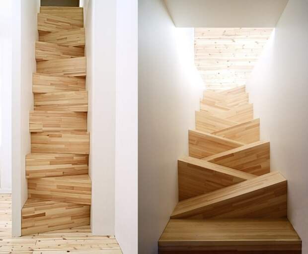 Простая деревянная лестница с оригинальными деревянными ступенями.