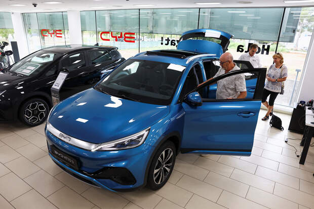 Крупнейший автоконцерн столкнулся с обрушением продаж