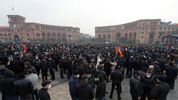 «Мы будем оставаться на улицах до отставки премьера»: как в Ереване проходит забастовка против Пашиняна
