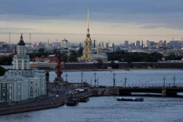 A general view shows the Spit of Vasilievsky Island and the Peter and Paul Fortress in St. Petersburg, a host city for the 2018 FIFA World Cup, Russia June 6, 2018. Picture taken June 6, 2018. REUTERS/Anton Vaganov