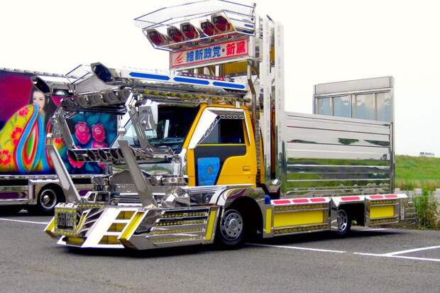 Нарядные японские грузовики Dekotora (Decotora)