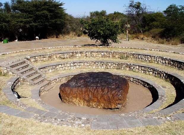 Метеорит Гоба - самый большой метеорит (Намибия)