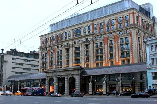 Отель Ritz-Carlton на месте советского «Интуриста», 2014 год. /Фото: wikipedia.org Отель Ritz-Carlton на месте советского «Интуриста», 2014 год. /Фото: wikipedia.org