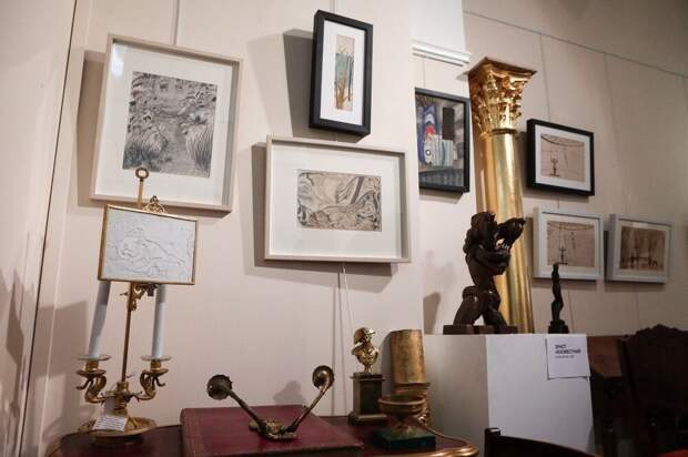 Из галереи в центре Москвы украли 20 картин на 10 млн рублей