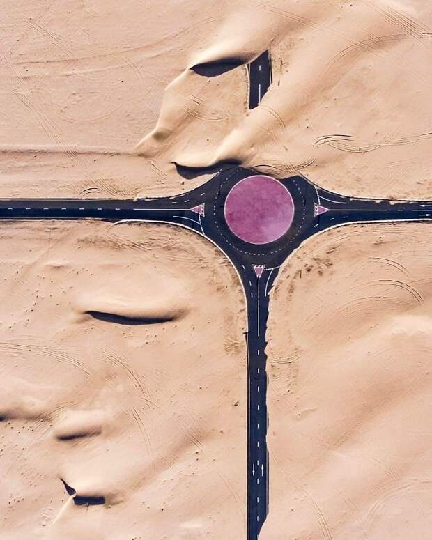 Purple Roundabout (Dubai, United Arab Emirates)