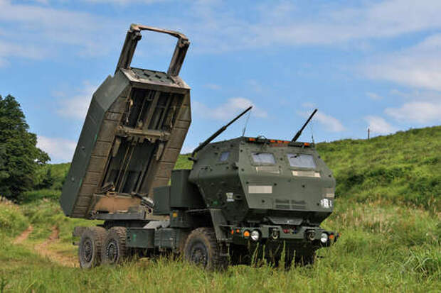Два человека ранены в Светлодарске ДНР под украинским обстрелом из РСЗО HIMARS
